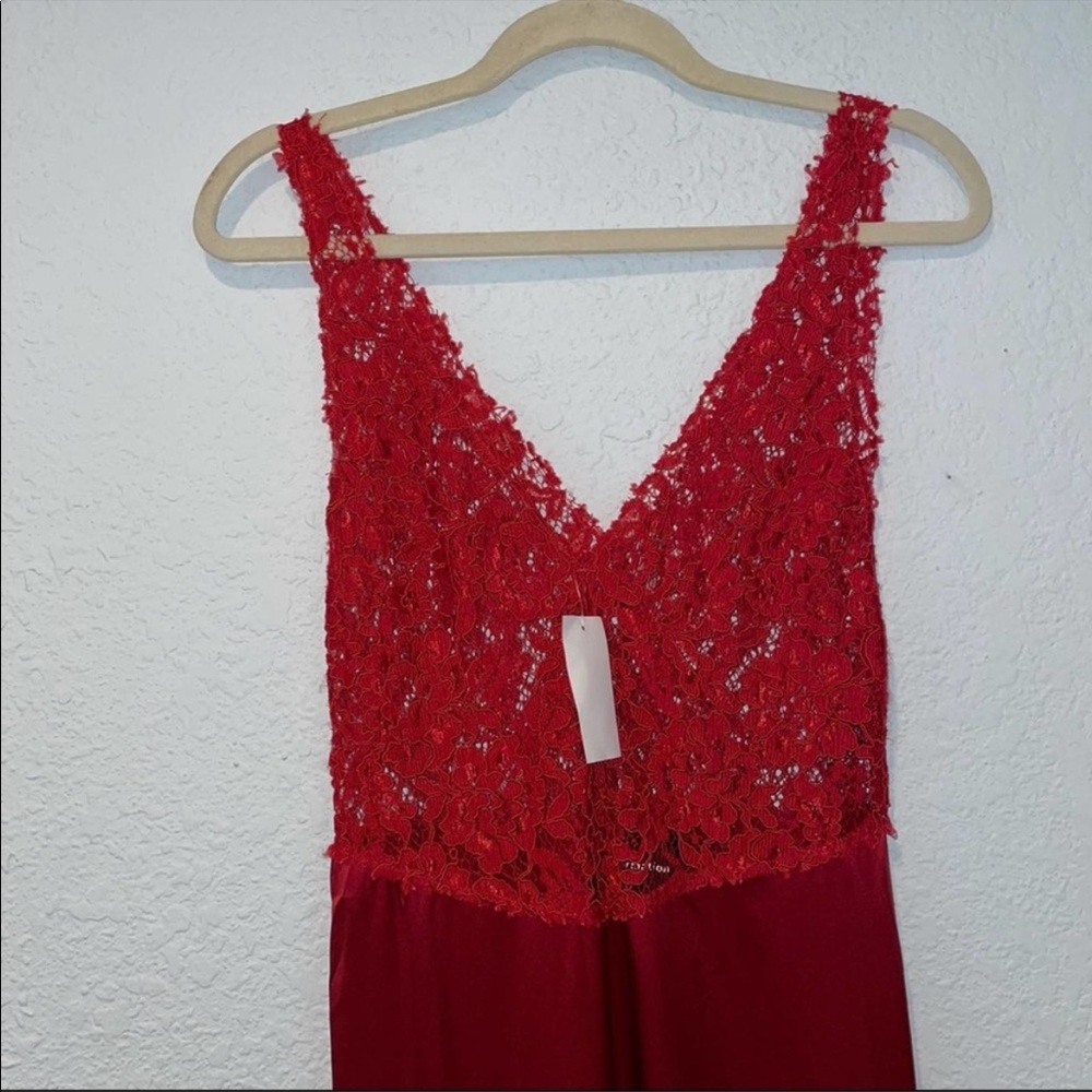 NWT Reformation Aura Dress in Red Silk Lace Detail Size 0 - Picture 3 of 9
